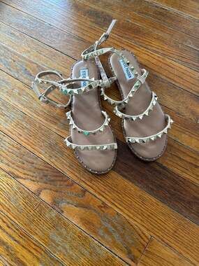 Steve Madden Travel Studded Strappy Flat Gladiator Sandals in Tan